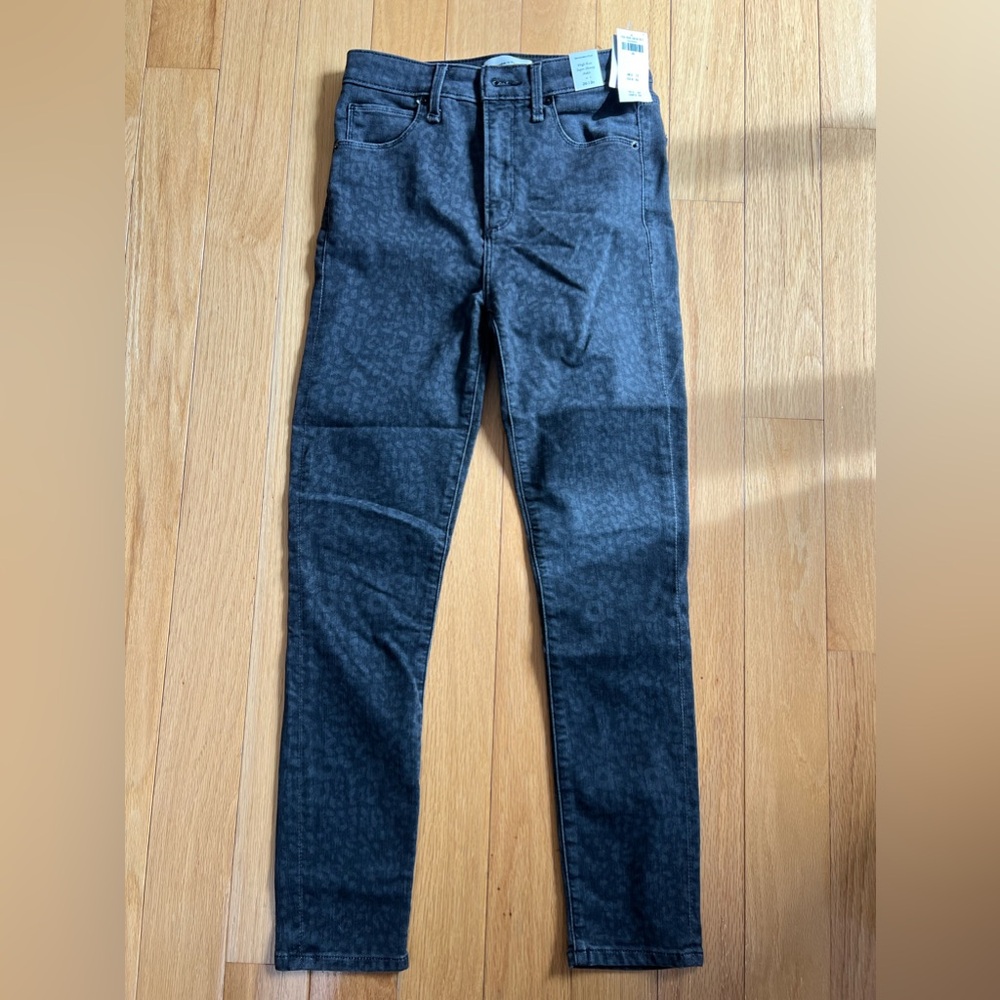 Abercrombie and fitch cheetah print high rise super skinny ankle size 26/2R